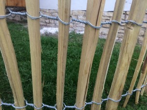 vázaný akátový plot